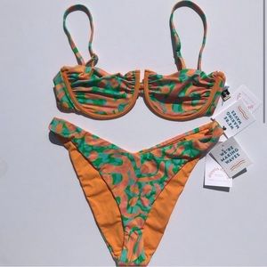 Dippin’ daisy’s bikini set